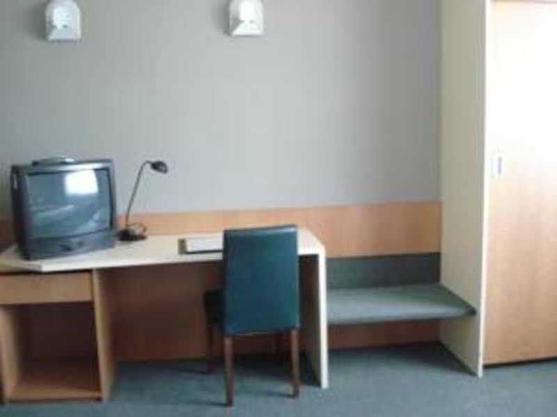 Hobbit Hotel Brussels Airport Zaventem Zewnętrze zdjęcie